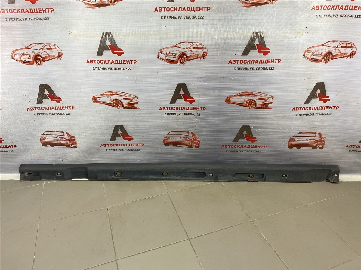 Накладка порога кузова - наружная облицовка FORD FOCUS 2 2004-2011 правая (б/у)