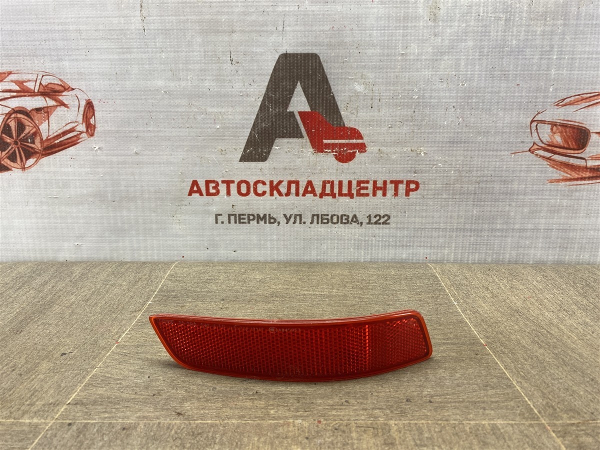 Отражатель (катафот) задний TOYOTA COROLLA (E18_) 2012-2019 правый (б/у)