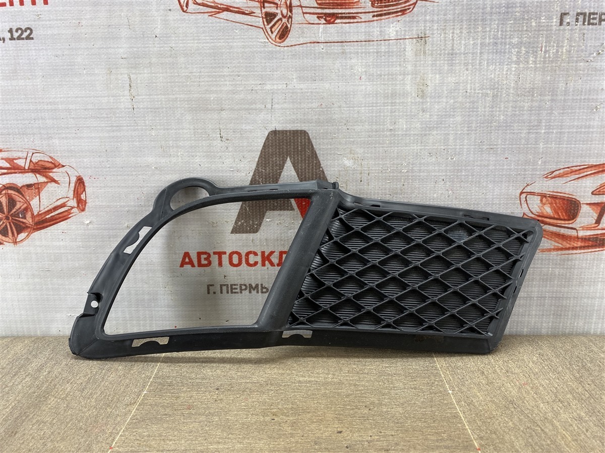 Накладка противотуманной фары / ходового огня , справа KIA CERATO (2008-2013) 2008 (б/у)