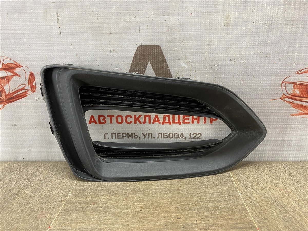 Накладка противотуманной фары / ходового огня , справа HYUNDAI SOLARIS (2017-н.в.) 2017 (б/у)