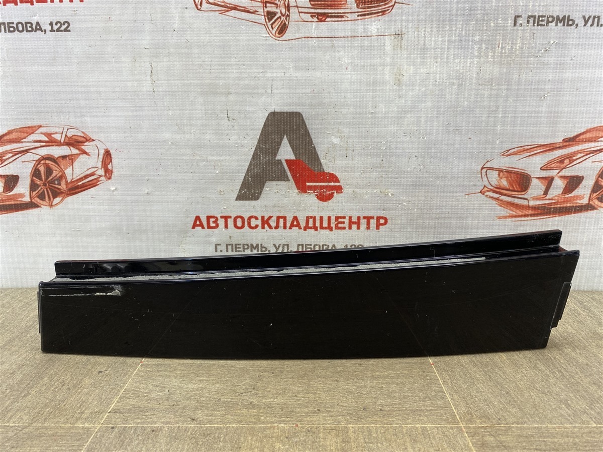 Накладка рамки двери VOLKSWAGEN TIGUAN (2007-2017) задняя правая (б/у)