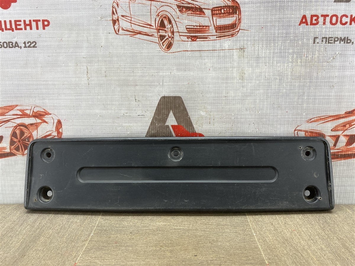 Планка (рамка) номерного знака VOLKSWAGEN TIGUAN (2007-2017) (б/у)