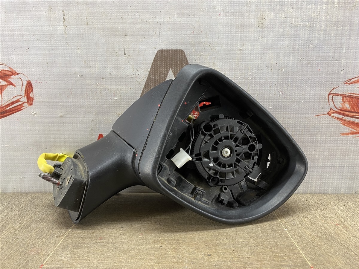 Зеркало правое RENAULT KAPTUR (2016-н.в.) (б/у)