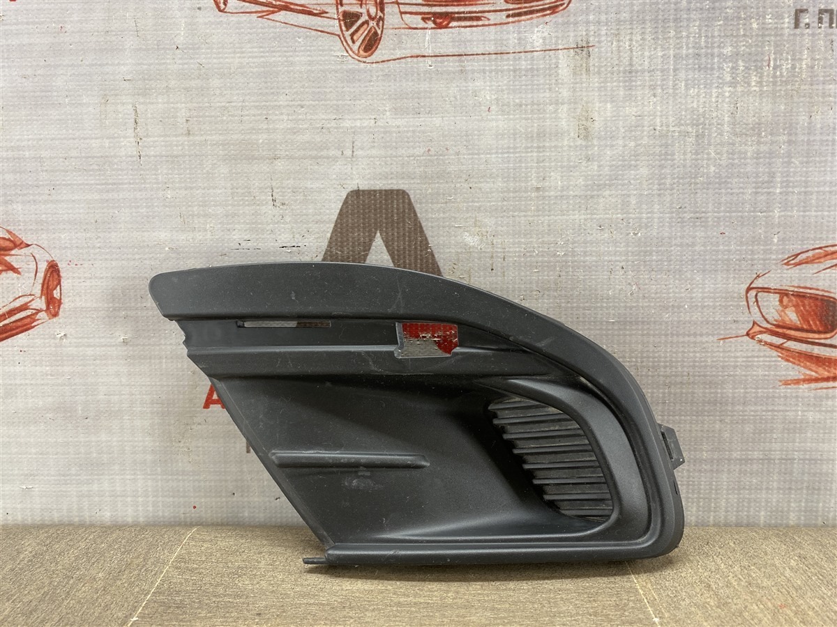 Заглушка противотуманной фары , слева LADA GRANTA 2018 левая (б/у)