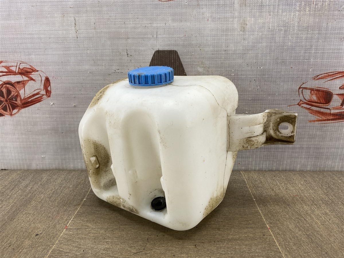 Бачок омывателя LADA GRANTA (б/у)