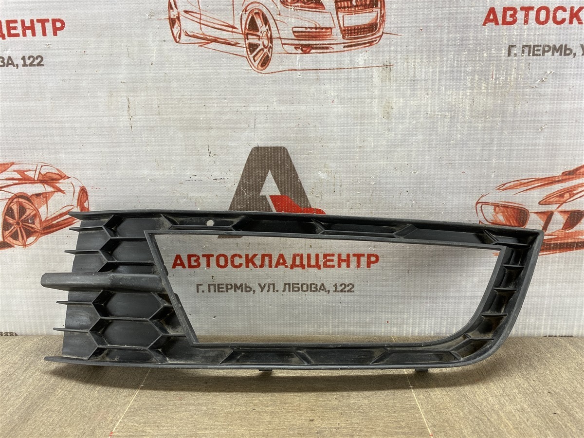Накладка противотуманной фары / ходового огня , слева SKODA OCTAVIA (2012-2020) 2012 (б/у)