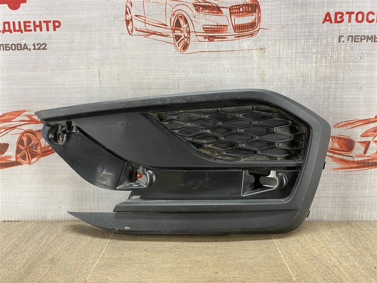 Решетка бампера переднего LADA VESTA 2022 левая (б/у)