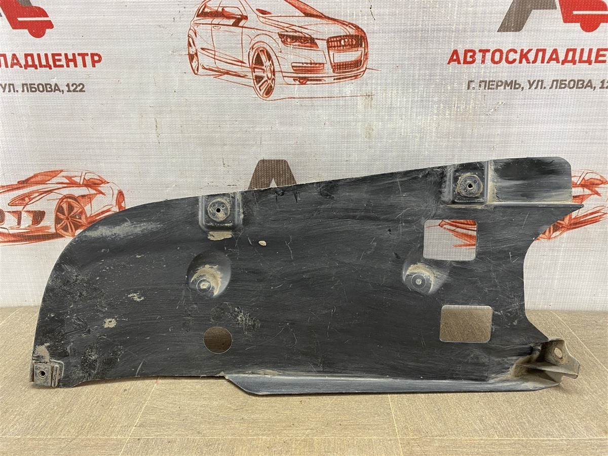 Пыльник бампера заднего TOYOTA LAND CRUISER 200 (2007-н.в.) 2015 правый (б/у)