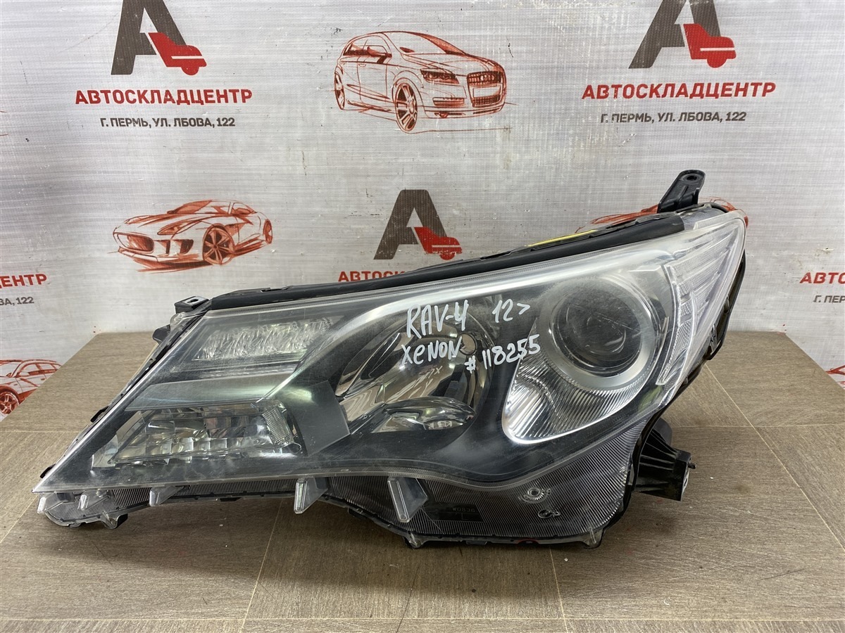 Фара левая TOYOTA RAV-4 (XA40) 2012-2019 2012 (б/у)