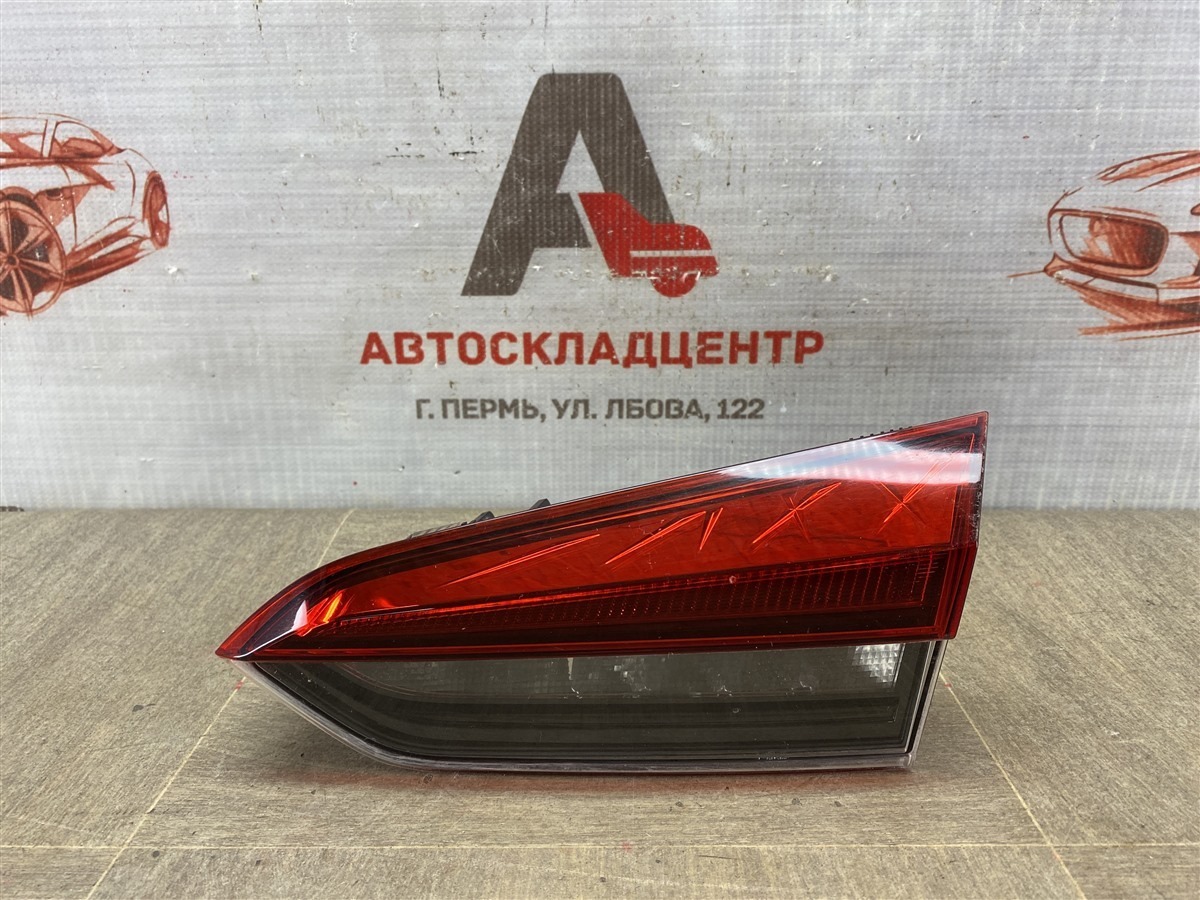 Фонарь правый - вставка в дверь / крышку багажника SKODA RAPID (2020-н.в.) (б/у)