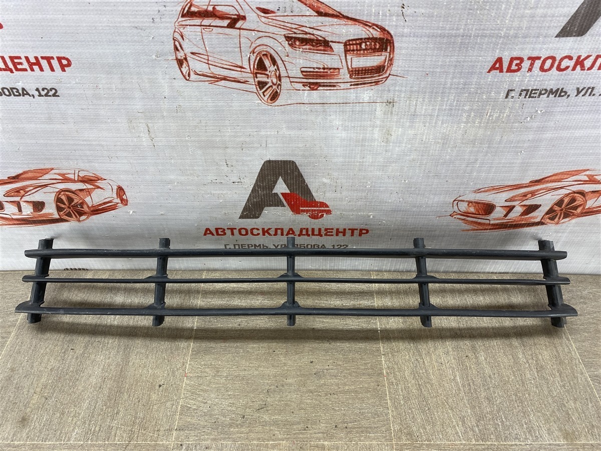 Решетка бампера переднего SKODA OCTAVIA (2004-2013) 2008 (б/у)