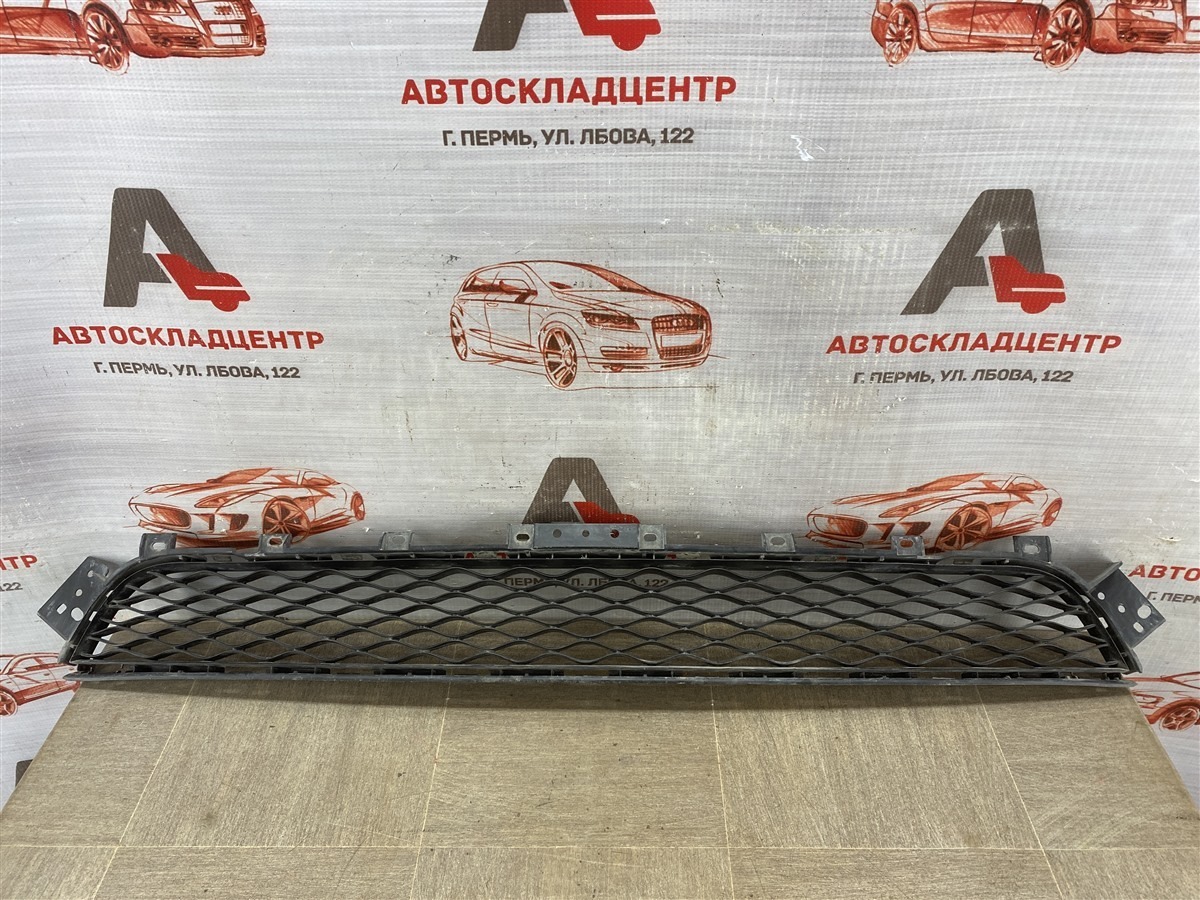 Решетка бампера переднего INFINITI QX50 (2017-н.в.) (б/у)