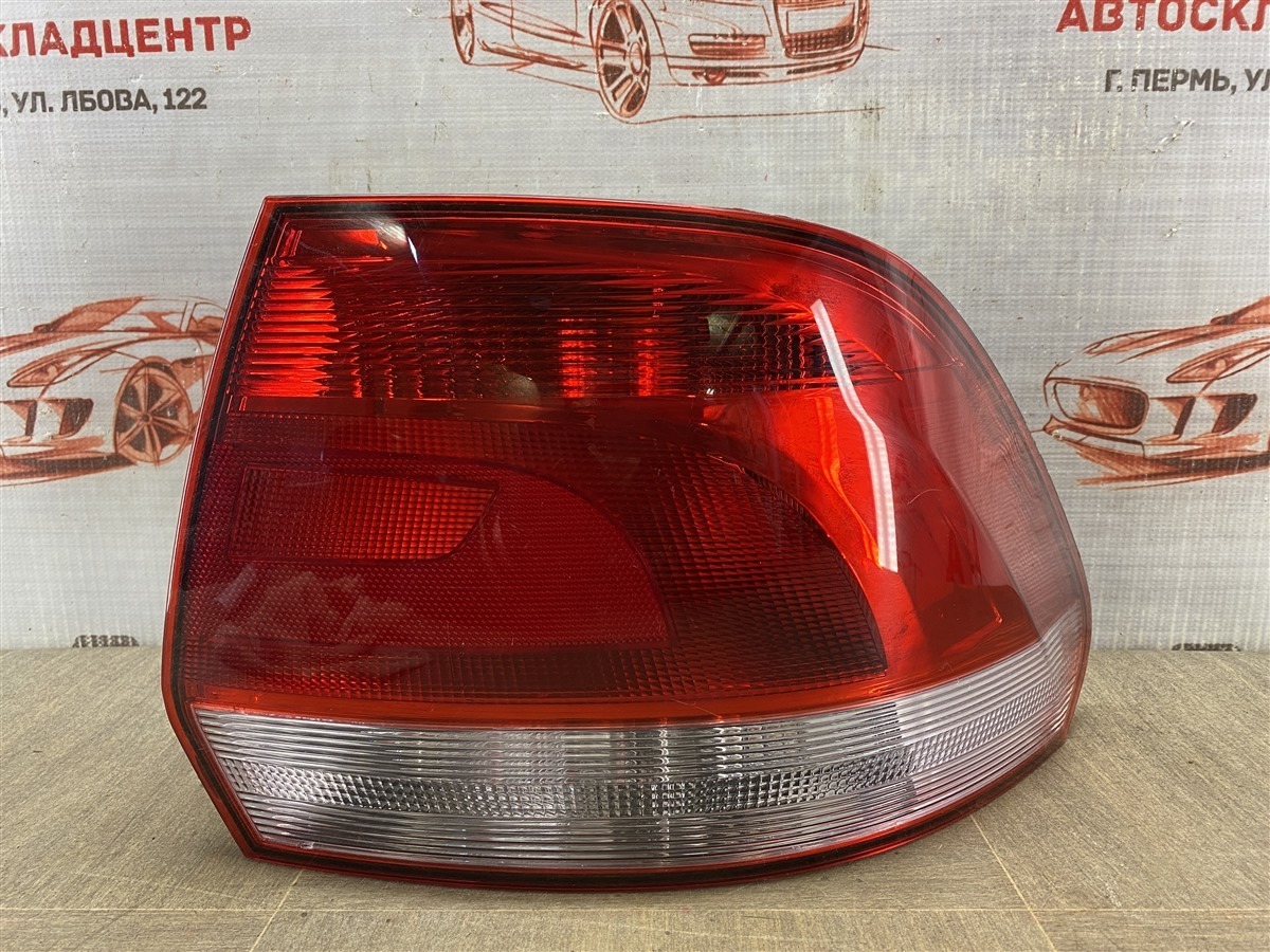 Фонарь правый VOLKSWAGEN POLO (Mk5) седан 2010-2020 2010 (б/у)
