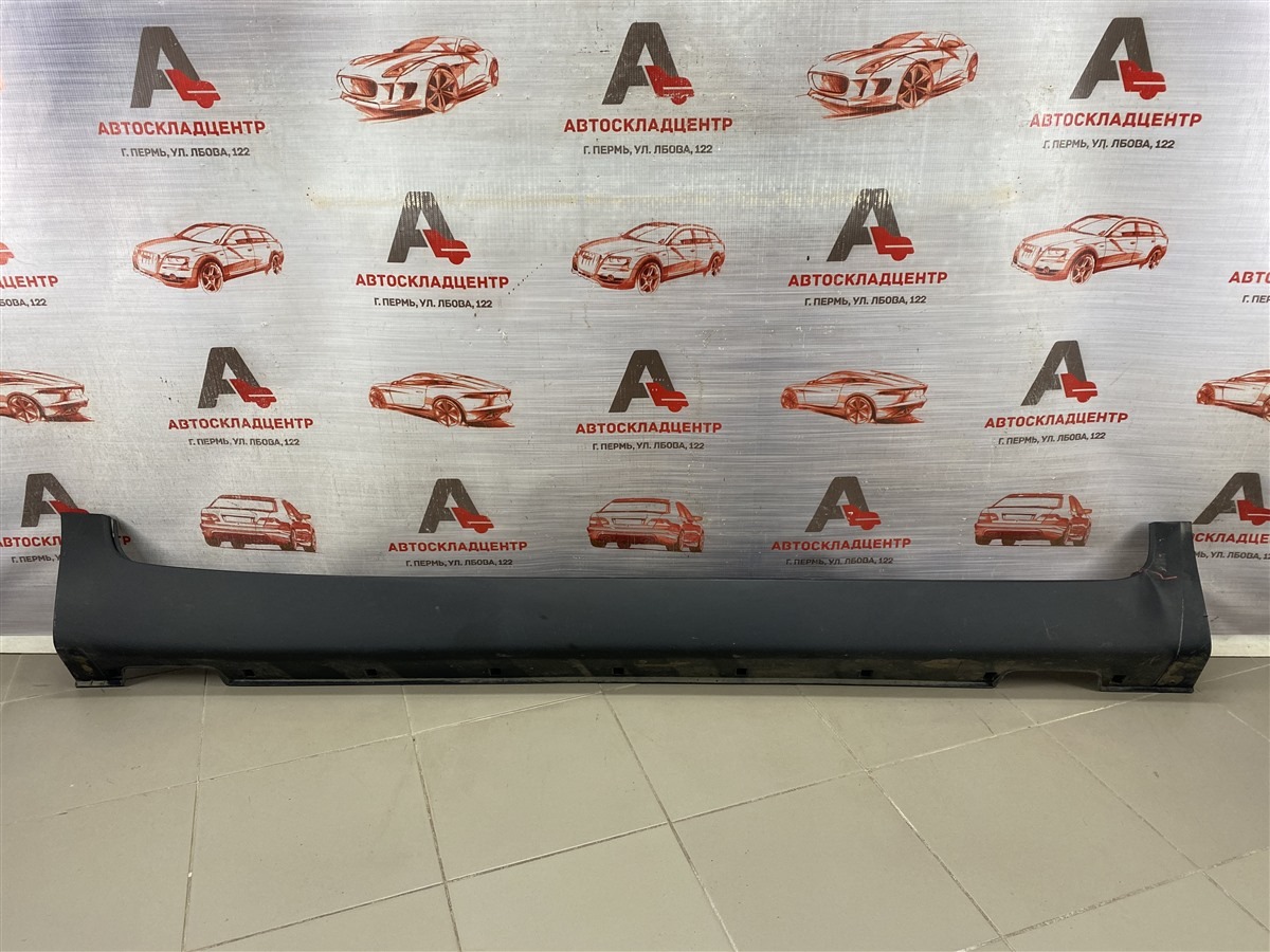 Накладка порога кузова - наружная облицовка KIA SPORTAGE (2010-2016) правая (б/у)