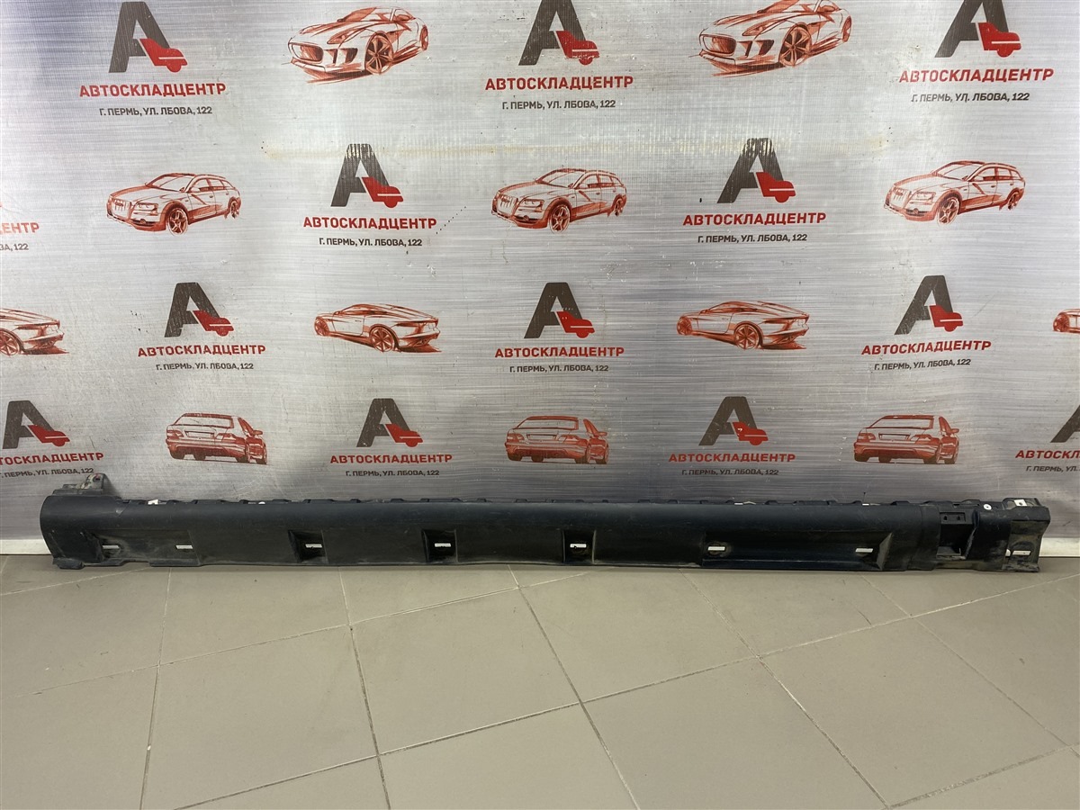 Накладка порога кузова - наружная облицовка RENAULT LOGAN (2014-н.в.) правая (б/у)