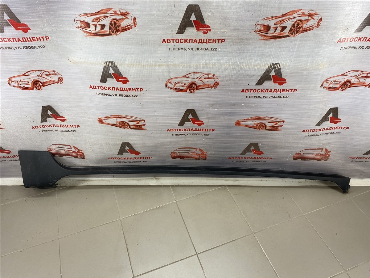 Накладка порога кузова - наружная облицовка RENAULT DUSTER (2020-н.в.) правая (б/у)