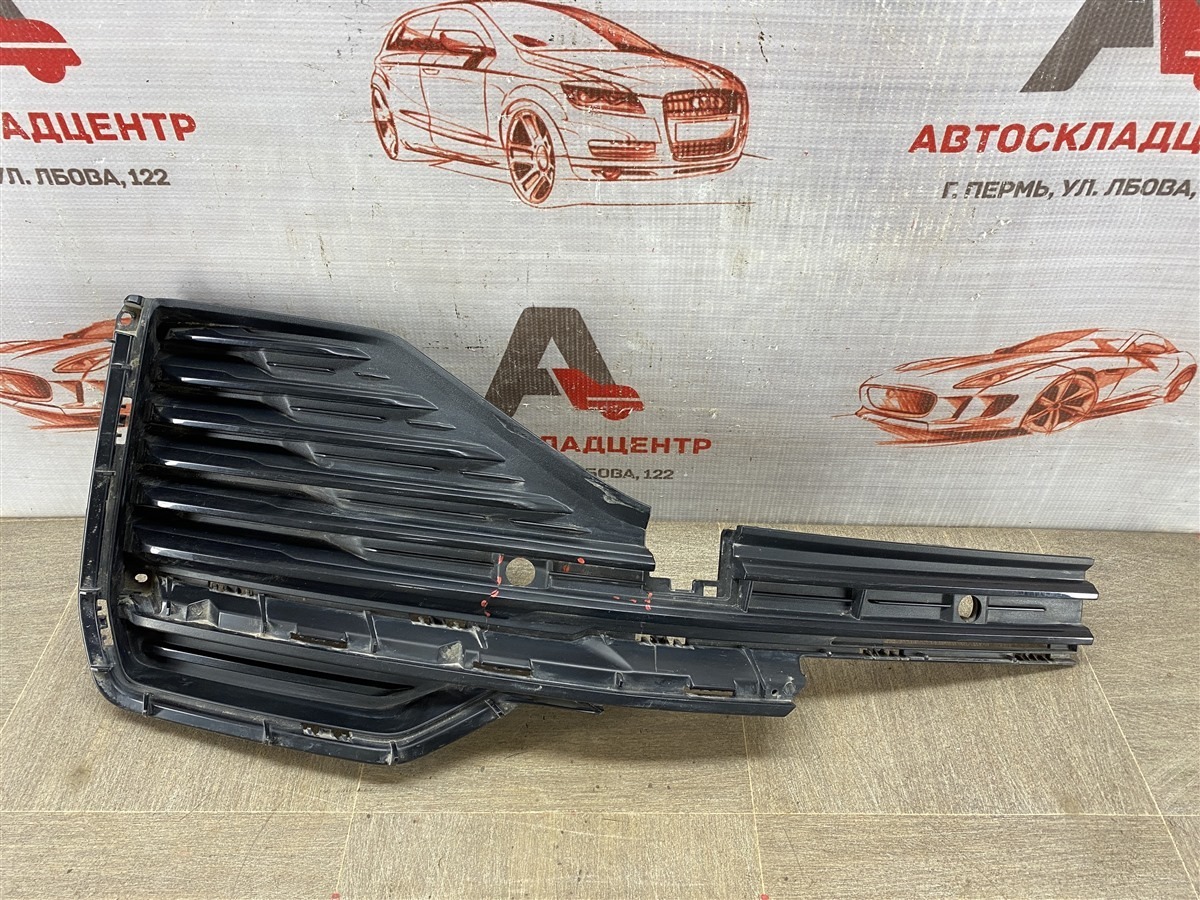 Решетка бампера переднего GEELY MONJARO 2021-н.в. правая (б/у)
