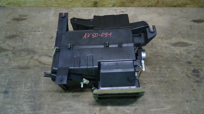 Корпус радиатора печки NISSAN ELGRAND AVWE50 QD32ETI контрактная