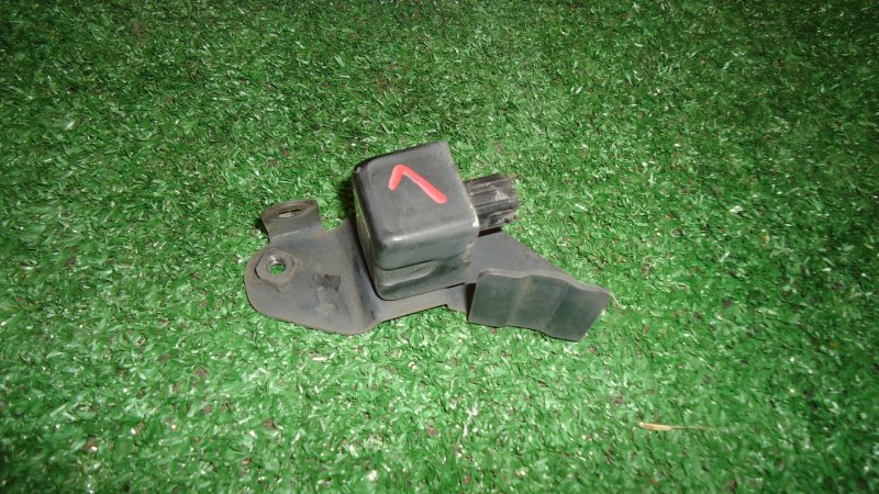 Датчик airbag передний левый Suzuki Grand Escudo TX92W H27A 38930-52D1 контрактная