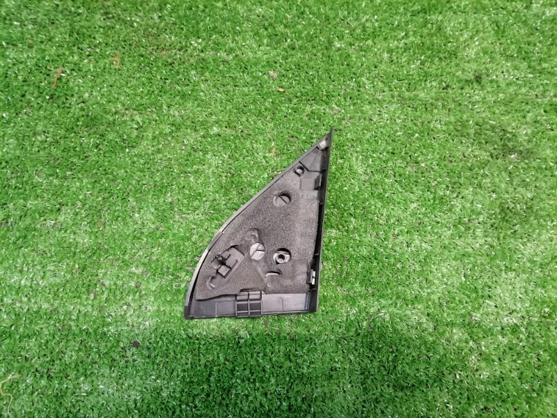 Уголок двери передний левый Liteace Noah SR50 3SFE