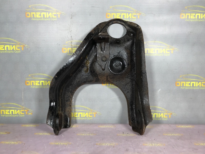 Рычаг подвески верхний передний правый Frontera B