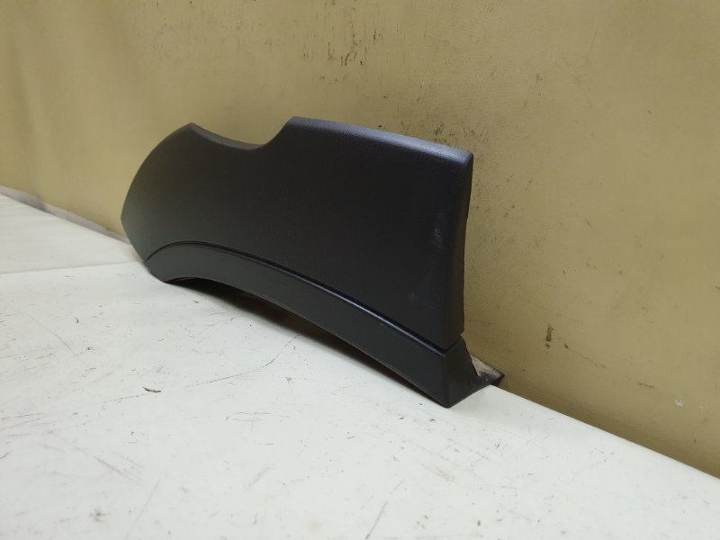 Накладка бампера задняя правая Chevrolet Niva