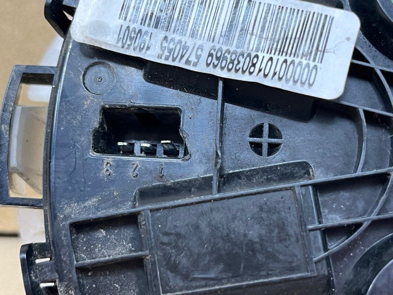 Механизм регулировки зеркала левый Emgrand X7 Механизм регулировки зеркала левый Emgrand X7