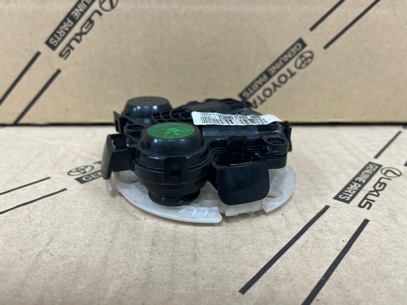 Механизм регулировки зеркала левый Emgrand X7 Механизм регулировки зеркала левый Emgrand X7