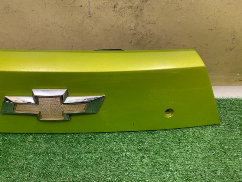 Накладка крышки багажника Chevrolet Spark 3