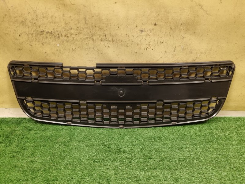 Решетка радиатора Chevrolet Niva 212308401015550 Б/У