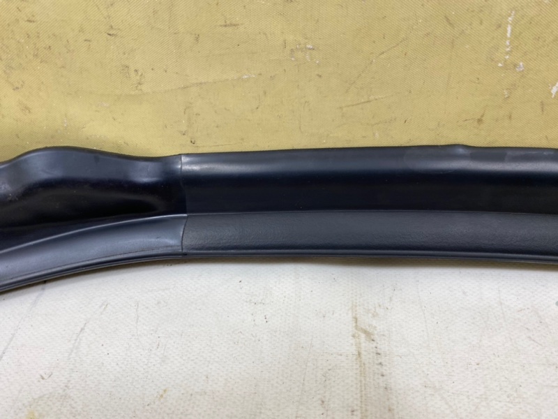 Уплотнитель двери задний правый E-Pace Уплотнитель двери задний правый E-Pace