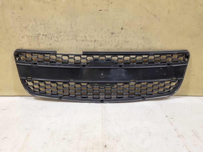 Решетка радиатора Chevrolet Niva 212308401015550 Б/У