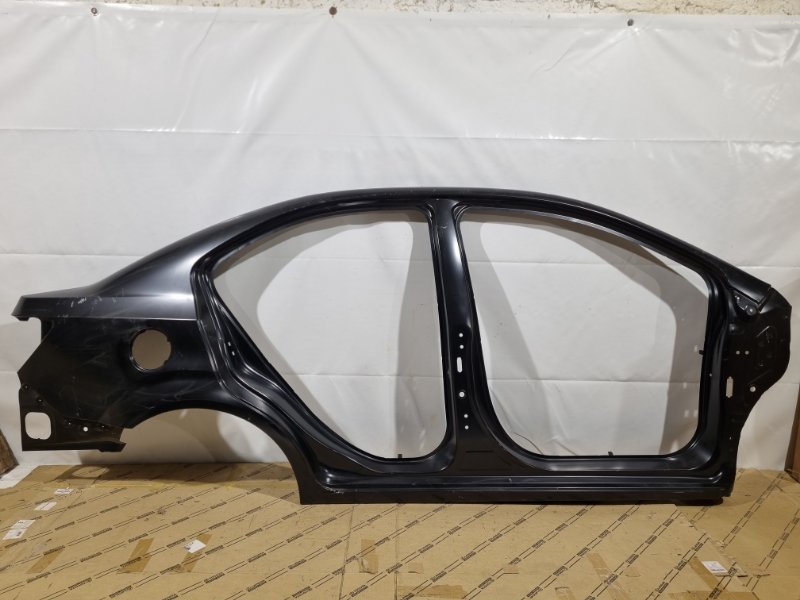 Боковина кузова правая Chevrolet Aveo T300 95072937 новая