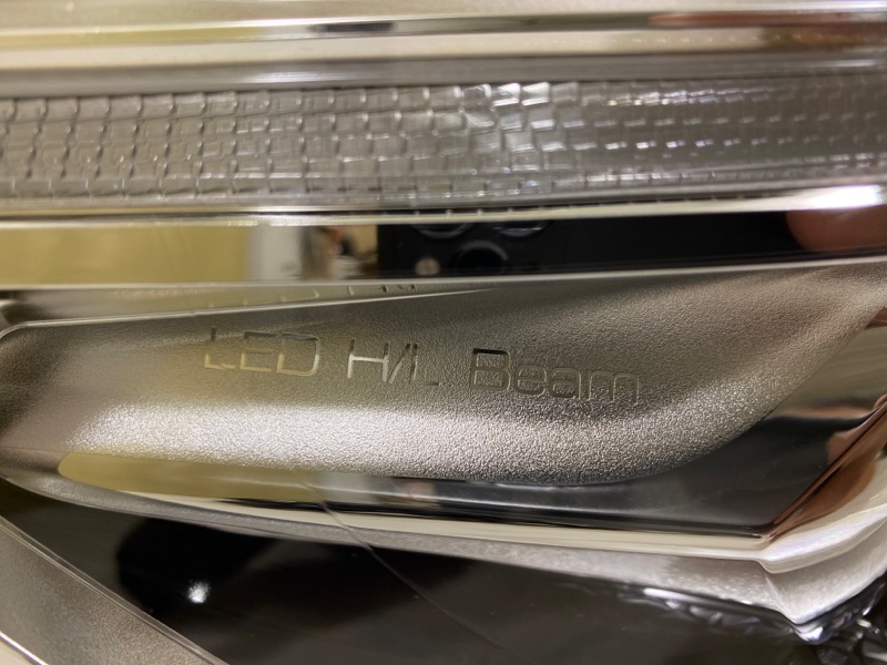 Фара правая M6