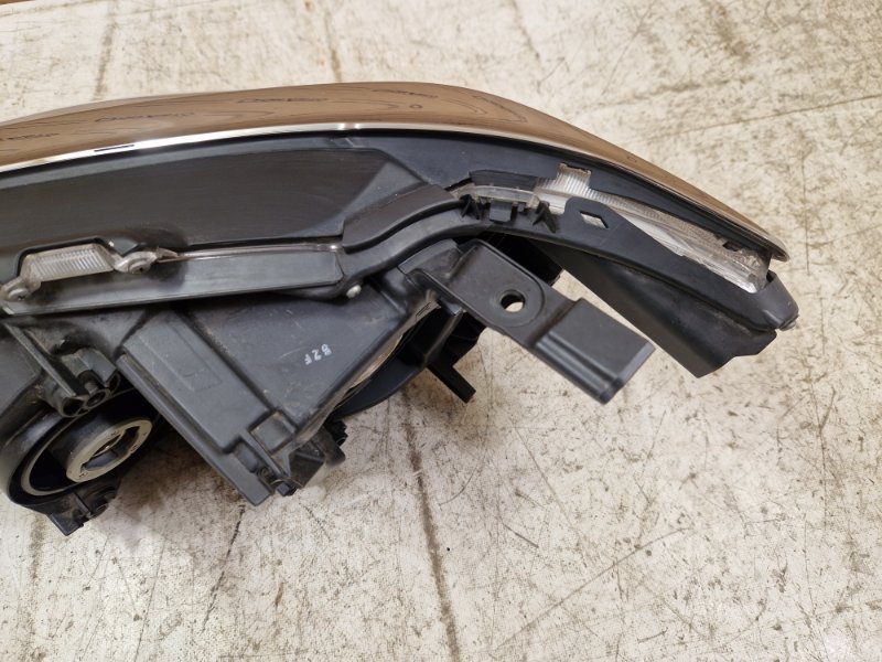 Фара правая Camry V55