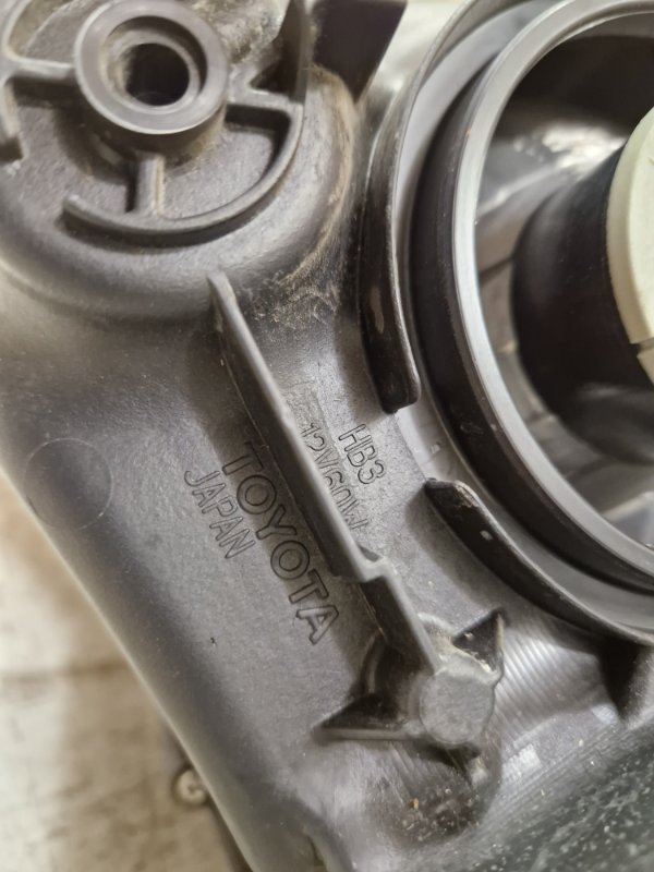 Фара правая Camry V55