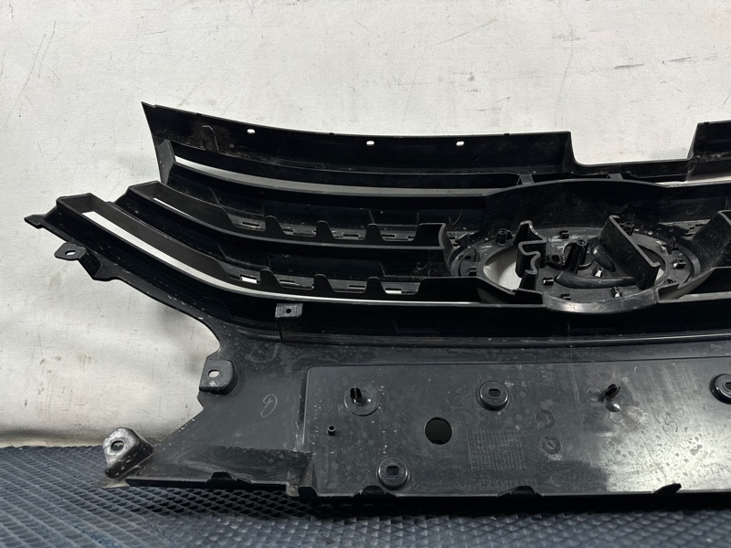 Решетка радиатора Vesta NG