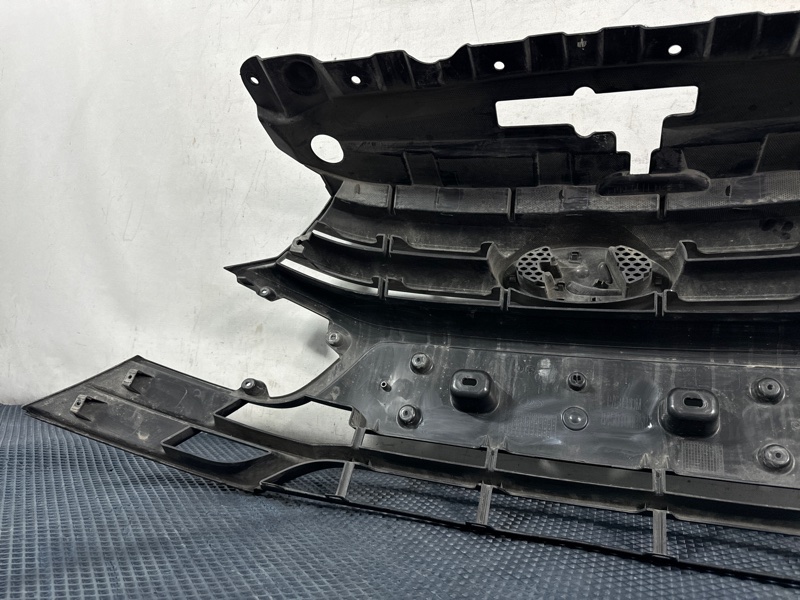 Решетка радиатора Granta FL Решетка радиатора Granta FL