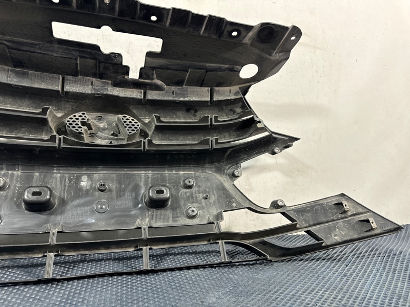 Решетка радиатора Granta FL Решетка радиатора Granta FL