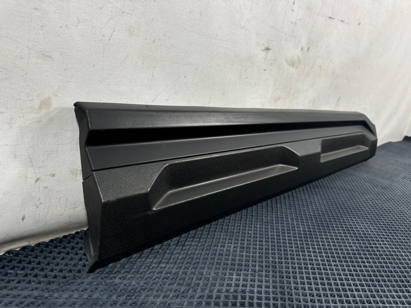 Накладка двери передняя правая H3 1 Накладка двери передняя правая H3 1