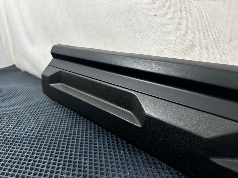 Накладка двери передняя правая H3 1 Накладка двери передняя правая H3 1