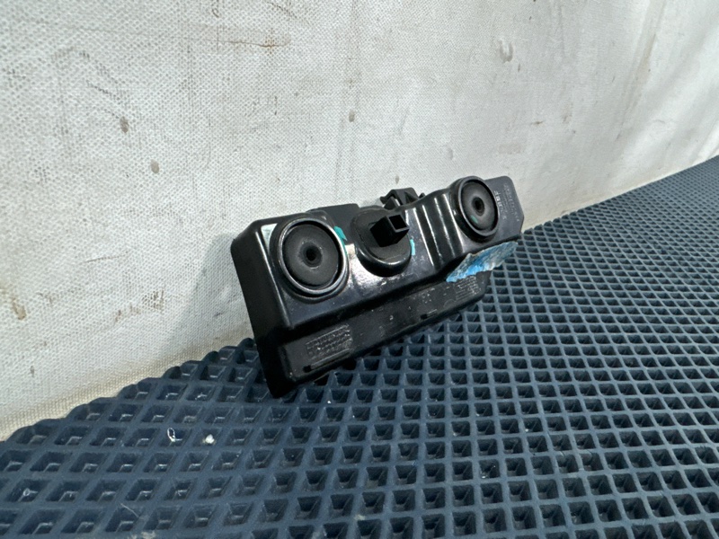 Кронштейн бампера задний левый VX 1 Кронштейн бампера задний левый VX 1