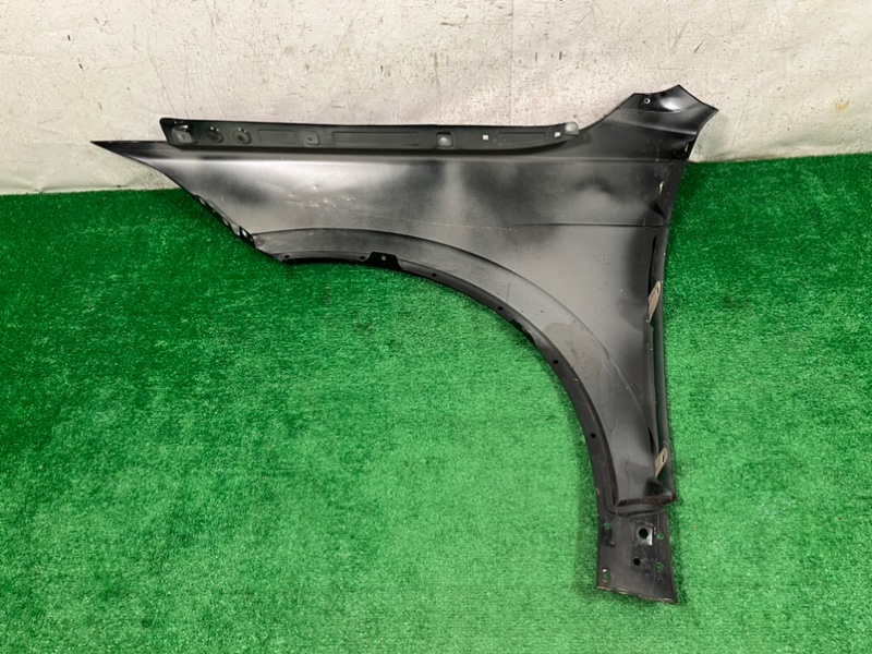 Крыло переднее правое Touareg 3 CR
