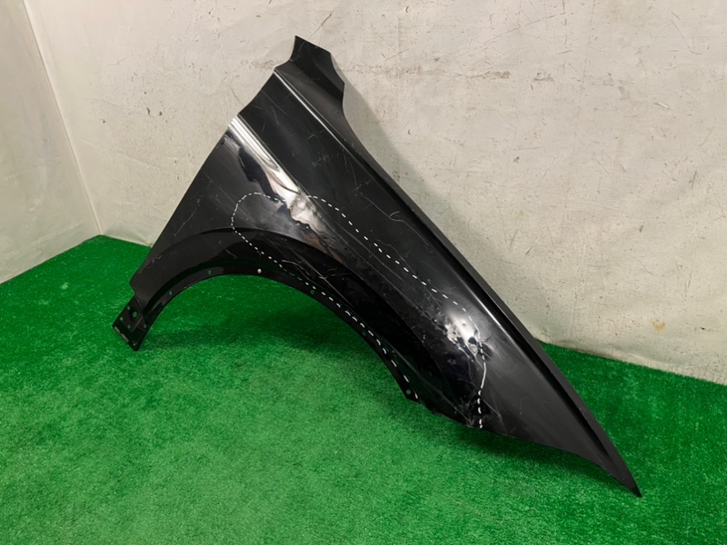 Крыло переднее правое Volkswagen Touareg 3 CR