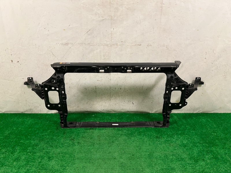 Панель передняя Kia Cerato 4 64101M6000 Б/У