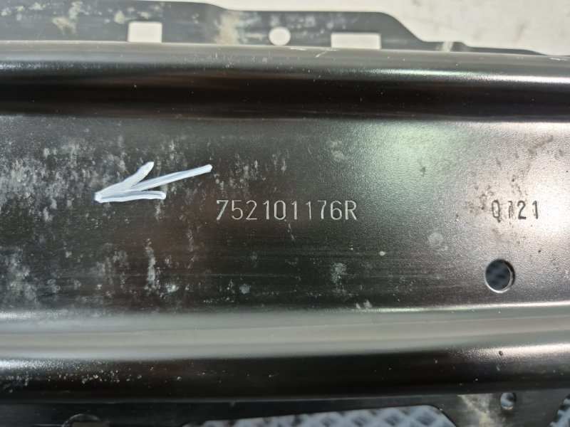 Усилитель бампера передний Renault Arkana 1