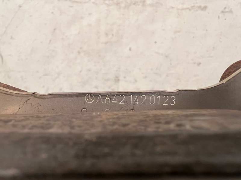 Выпускной коллектор левый Mercedes-Benz GLE 166 OM642