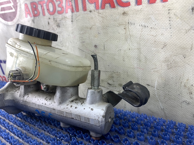 Главный тормозной цилиндр TOYOTA ALTEZZA GXE10 1G-FE