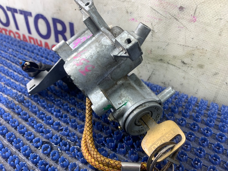 Замок зажигания ISUZU ELF 2003.09.05 NKR81 4HL1 337804 контрактная