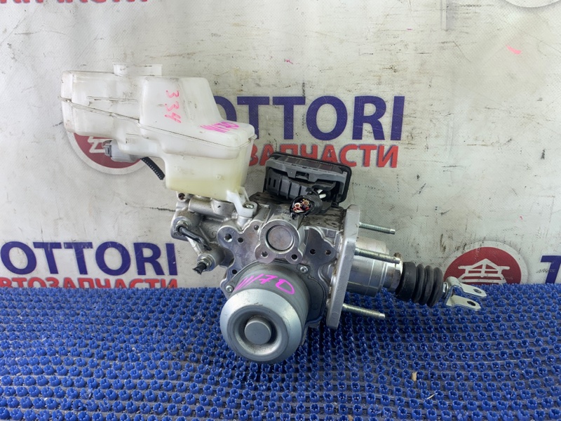 Главный тормозной цилиндр TOYOTA YARIS 2024.06 MXPH14 M15A-FXE 47050-52810 контрактная